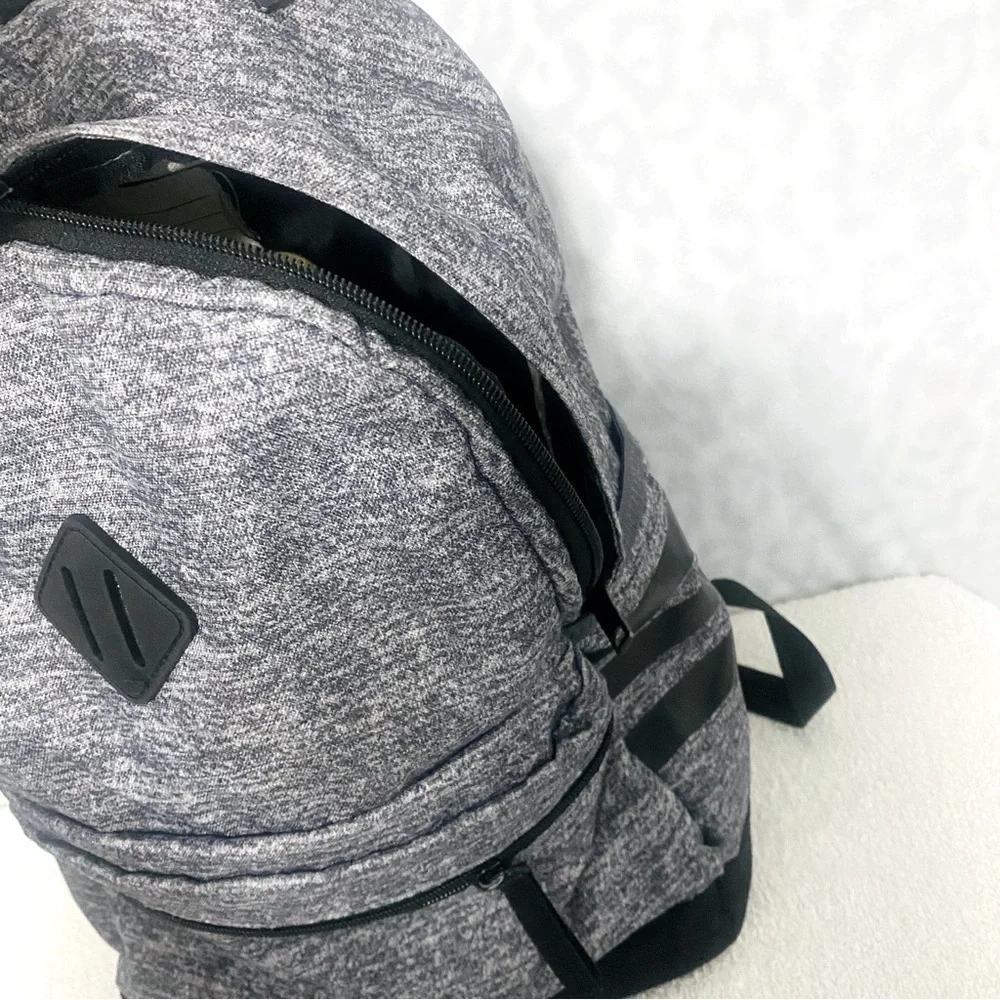 Adidas Classic 3S Backpack, Onix/Black, One Size School , Everyday, Etc,.